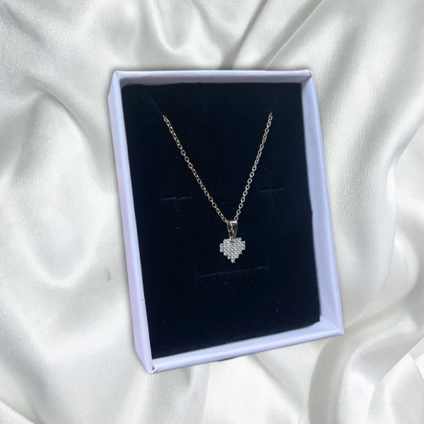 Cadena corazón piedritas