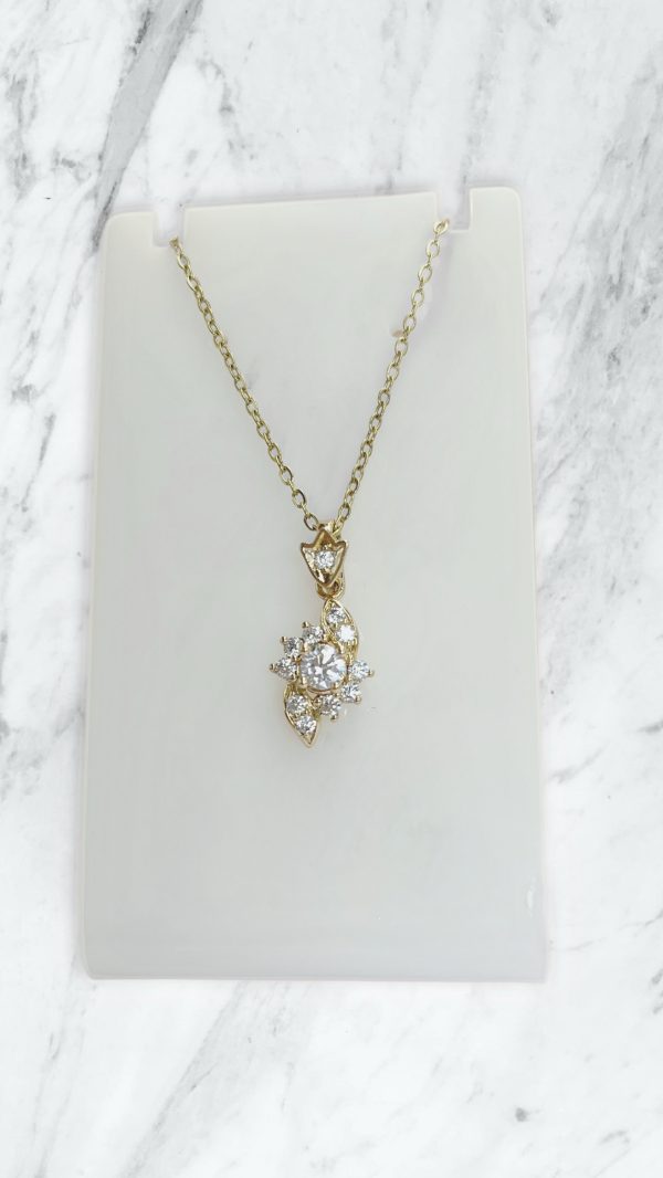 Cadena medalla piedras