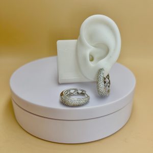 Argolla oval grande micropiedras plateado