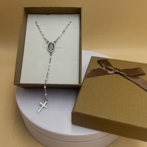 Rosario blanco en plateado