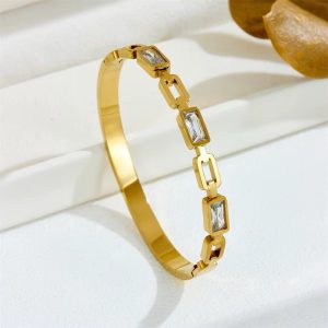 Esclava dorada piedras