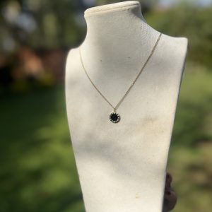 Cadena modelo Bvlgari en negro