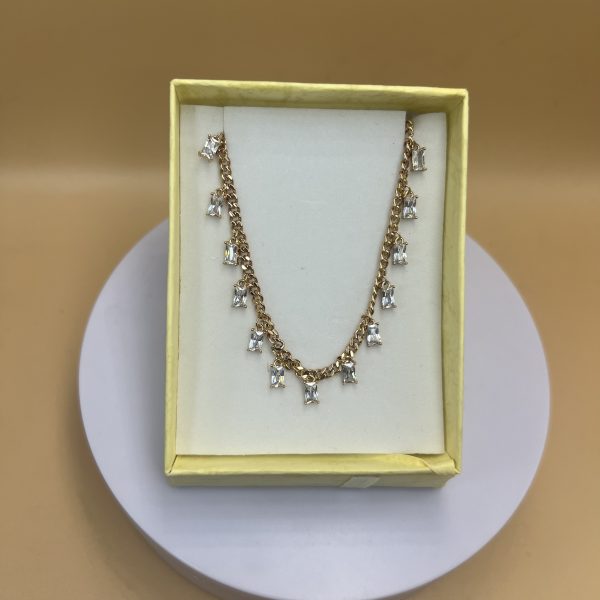 Cadena piedritas cuadradas