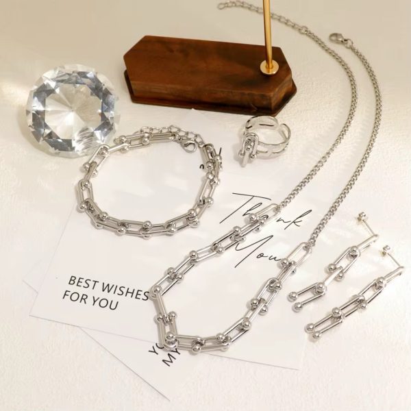 Set de cadena, aros, pulsera y anillo - Imagen 2