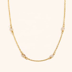 Cadenita fina piedras