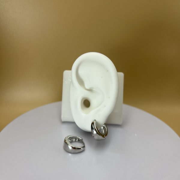 Argolla oval mediana plateada