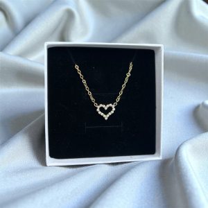 Cadena corazón piedritas