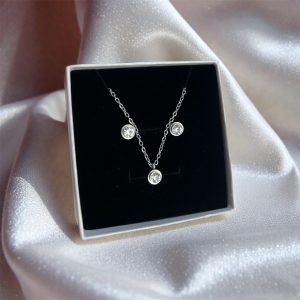 Conjunto plateado piedra