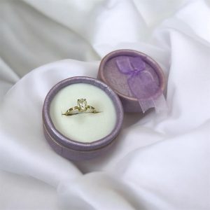 Anillo piedritas oval